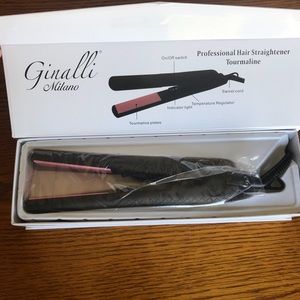 Ginalli Milano NWT black and pink flat iron